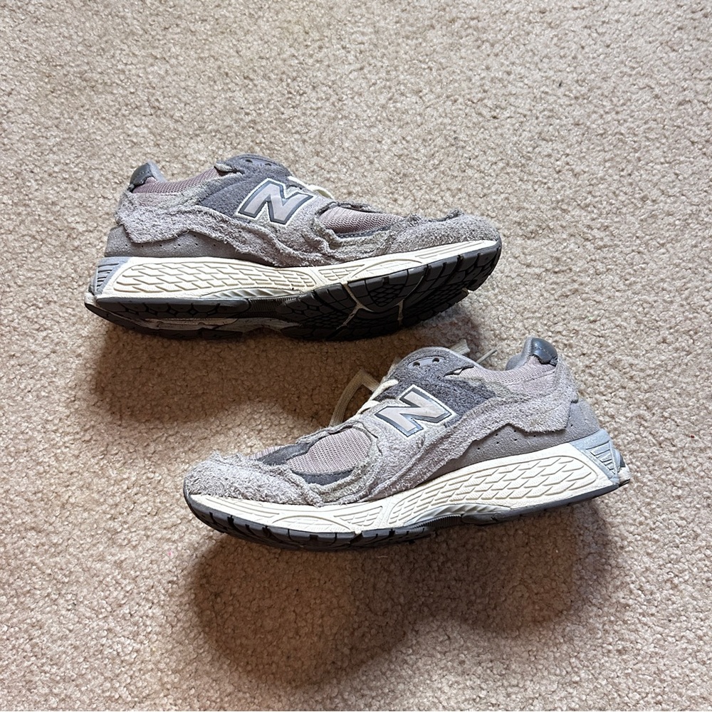 New Balance Light Gray Athletic Shoes